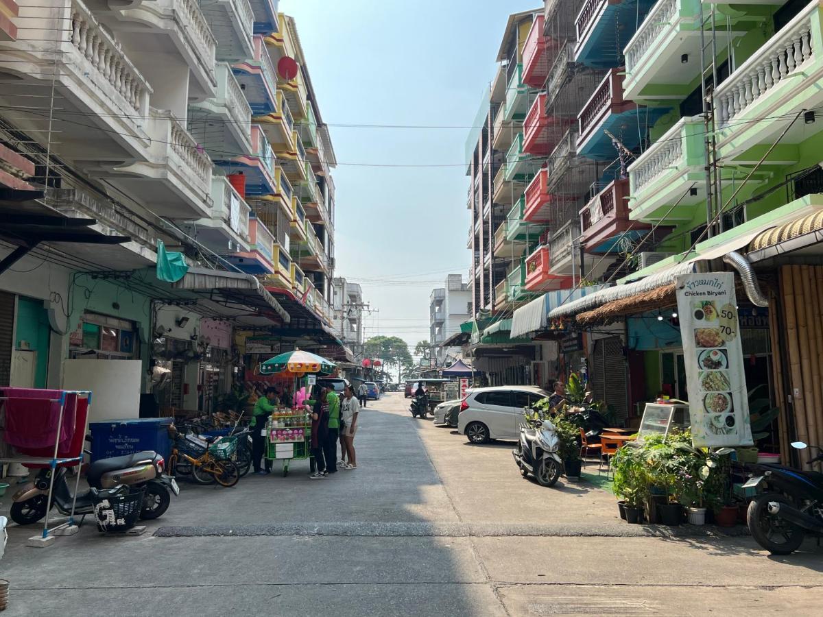 Yuri Guesthouse Jomtien Beach Εξωτερικό φωτογραφία