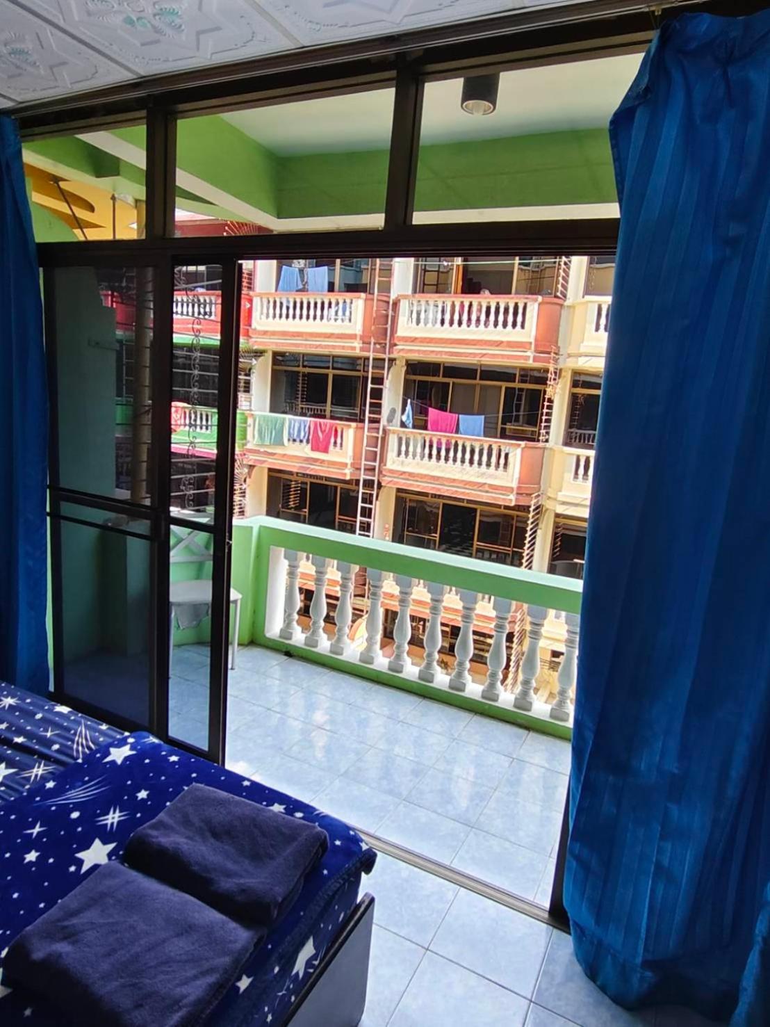 Yuri Guesthouse Jomtien Beach Εξωτερικό φωτογραφία